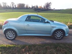 Blau Gebraucht 2009 Opel Tigra Edition Cabrio | 2.500 € (Fairer Preis)