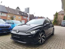Deep black perleffekt Gebraucht 2024 VW Golf VIII R-line Limousine | 30.900 € (Fairer Preis)