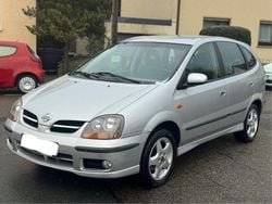 Silber Gebraucht 2002 Nissan Almera Tino Van / Kleinbus | 2.900 € (Fairer Preis)