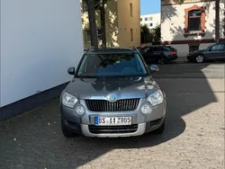 Grau Gebraucht 2011 Skoda Yeti Ambition SUV | 5.000 € (Etwas zu teuer)