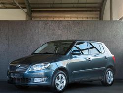 Grau Gebraucht 2014 Skoda Fabia Elegance Kleinwagen | 8.000 € (Fairer Preis)
