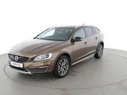 Braun Gebraucht 2017 Volvo V60 CC Pro Kombi | 21.850 € (Fairer Preis)