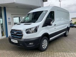Frostweiss weiß Gebraucht 2024 Ford Transit Trend Van | 58.690 €