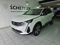 Weiß Gebraucht 2023 Peugeot 3008 Allure SUV | 25.850 € (Fairer Preis)