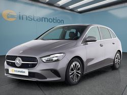 Grau Gebraucht 2024 Mercedes B200 Van / Kleinbus | 35.549 € (Teuer)