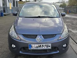 Grau Gebraucht 2009 Mitsubishi Grandis Intense Van / Kleinbus | 2.200 € (Superpreis)