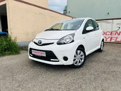 Weiß Gebraucht 2014 Toyota Aygo Cool Kleinwagen | 7.350 € (Guter Preis)