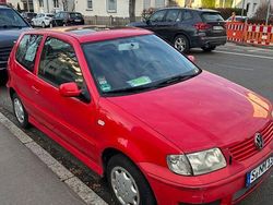 Rot Gebraucht 2000 VW Polo Basis Limousine | 1.250 € (Fairer Preis)