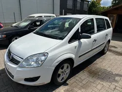 Weiß Gebraucht 2009 Opel Zafira Selection Van / Kleinbus | 2.800 € (Superpreis)