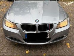 Blau Gebraucht 2009 BMW 318 Limousine | 5.000 € (Fairer Preis)
