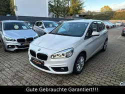 Weiß Gebraucht 2015 BMW 218 Active Tourer Basis Van / Kleinbus | 12.999 € (Fairer Preis)