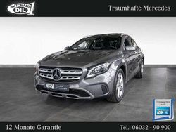 Grau Gebraucht 2017 Mercedes GLA180 Urban SUV | 17.850 € (Etwas zu teuer)
