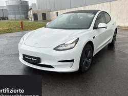 Weiß Gebraucht 2021 Tesla Model 3 RWD Limousine | 24.800 € (Fairer Preis)