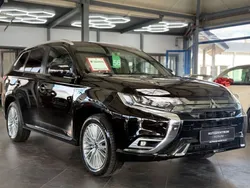 Schwarz Gebraucht 2020 Mitsubishi Outlander P-HEV Plus SUV | 20.490 € (Fairer Preis)