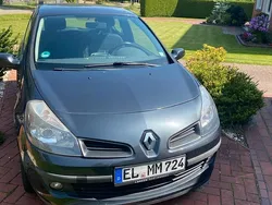 Grau Gebraucht 2006 Renault Clio II Dynamique Kleinwagen | 750 € (Guter Preis)