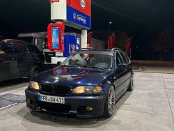 Blau Gebraucht 2002 BMW 330 Kombi | 5.500 €