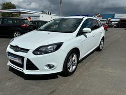 Weiß Gebraucht 2012 Ford Focus Champions Edition Limousine | 5.590 € (Fairer Preis)