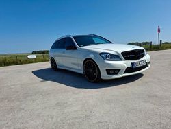 Weiß Gebraucht 2011 Mercedes C200 AMG Kombi | 9.999 € (Fairer Preis)