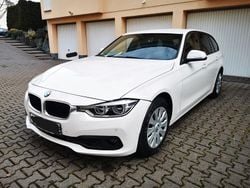 Weiß Gebraucht 2017 BMW 318 Sport Line Kombi | 11.900 € (Superpreis)