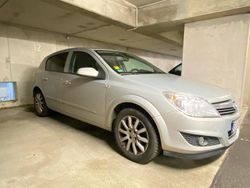 Beige Gebraucht 2008 Opel Astra Kleinwagen | 1.550 € (Guter Preis)