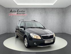 Schwarz Gebraucht 2014 Skoda Roomster Scout Kombi | 12.750 €
