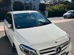 Weiß Gebraucht 2017 Mercedes B180 Van / Kleinbus | 15.300 € (Fairer Preis)