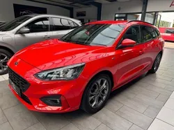 Rot Gebraucht 2019 Ford Focus ST-Line Limousine | 15.750 € (Guter Preis)