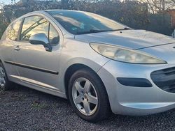 Silber Gebraucht 2006 Peugeot 207 Tendance Limousine | 890 € (Guter Preis)