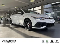Pure white (weiß) Gebraucht 2022 VW Golf VIII GTI Clubsport Limousine | 30.890 € (Guter Preis)