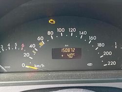 Blau Gebraucht 2002 Mercedes A140 Kleinwagen | 960 €