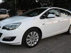 Weiß Gebraucht 2016 Opel Astra Kombi | 6.800 € (Guter Preis)