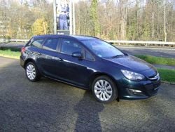 Grün Gebraucht 2015 Opel Astra Edition Kombi | 4.950 € (Guter Preis)