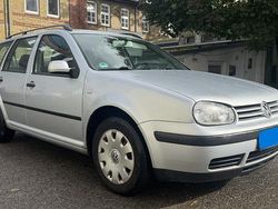 Silber Gebraucht 2001 VW Golf IV Kombi | 1.299 €