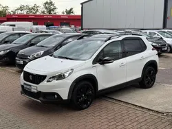 Weiß Gebraucht 2017 Peugeot 2008 GT-line SUV | 9.800 € (Fairer Preis)