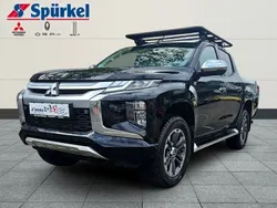 P) (schwarz Gebraucht 2021 Mitsubishi L200 Edition Abholung | 27.980 € (Guter Preis)