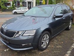 Quarzgrau metallic Gebraucht 2018 Skoda Octavia Ambition Kombi | 12.499 € (Fairer Preis)