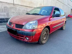 Rot Gebraucht 2004 Renault Clio II Kleinwagen | 1.000 € (Guter Preis)