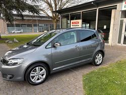 Grau Gebraucht 2012 VW Golf Sportsvan Match Van / Kleinbus | 10.900 €