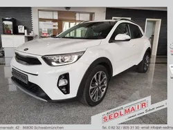 Weiß Gebraucht 2019 Kia Stonic Vision SUV | 14.460 € (Fairer Preis)