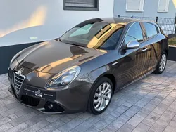 Grau Gebraucht 2012 Alfa Romeo Giulietta Turismo Kleinwagen | 6.950 € (Fairer Preis)