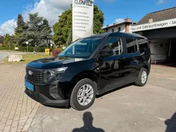 Agate black metallic Gebraucht 2024 Ford Tourneo Courier Titanium Van / Kleinbus | 22.890 € (Guter Preis)