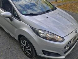 Silber Gebraucht 2014 Ford Fiesta Limousine | 3.350 € (Fairer Preis)
