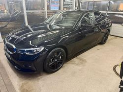 Schwarz Gebraucht 2020 BMW 330e Sport Line Limousine | 27.150 € (Fairer Preis)