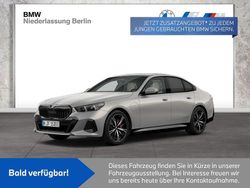 Grau Gebraucht 2025 BMW 550e Comfort Edition Limousine | 83.880 € (Fairer Preis)