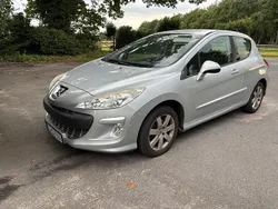 Silber Gebraucht 2010 Peugeot 308 Kleinwagen | 1.500 €