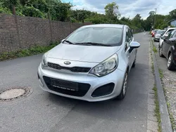 Silber Gebraucht 2013 Kia Rio Edition 7 Limousine | 2.800 € (Superpreis)