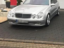 Silber Gebraucht 2002 Mercedes E500 Avantgarde Limousine | 10.900 € (Teuer)