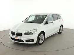 Weiß Gebraucht 2017 BMW 220 Gran Tourer Luxury Line Van / Kleinbus | 21.110 € (Fairer Preis)