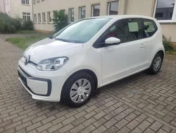 Weiß Gebraucht 2017 VW up! Move Kleinwagen | 4.880 € (Guter Preis)