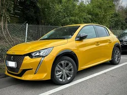 Gelb Gebraucht 2023 Peugeot e-208 Allure+ Kleinwagen | 18.990 € (Guter Preis)